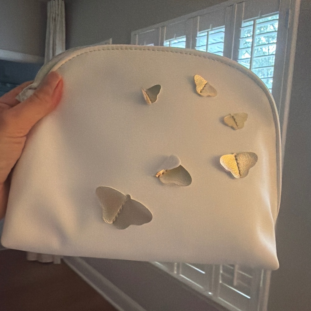 NWT Valmont skincare doscovery set